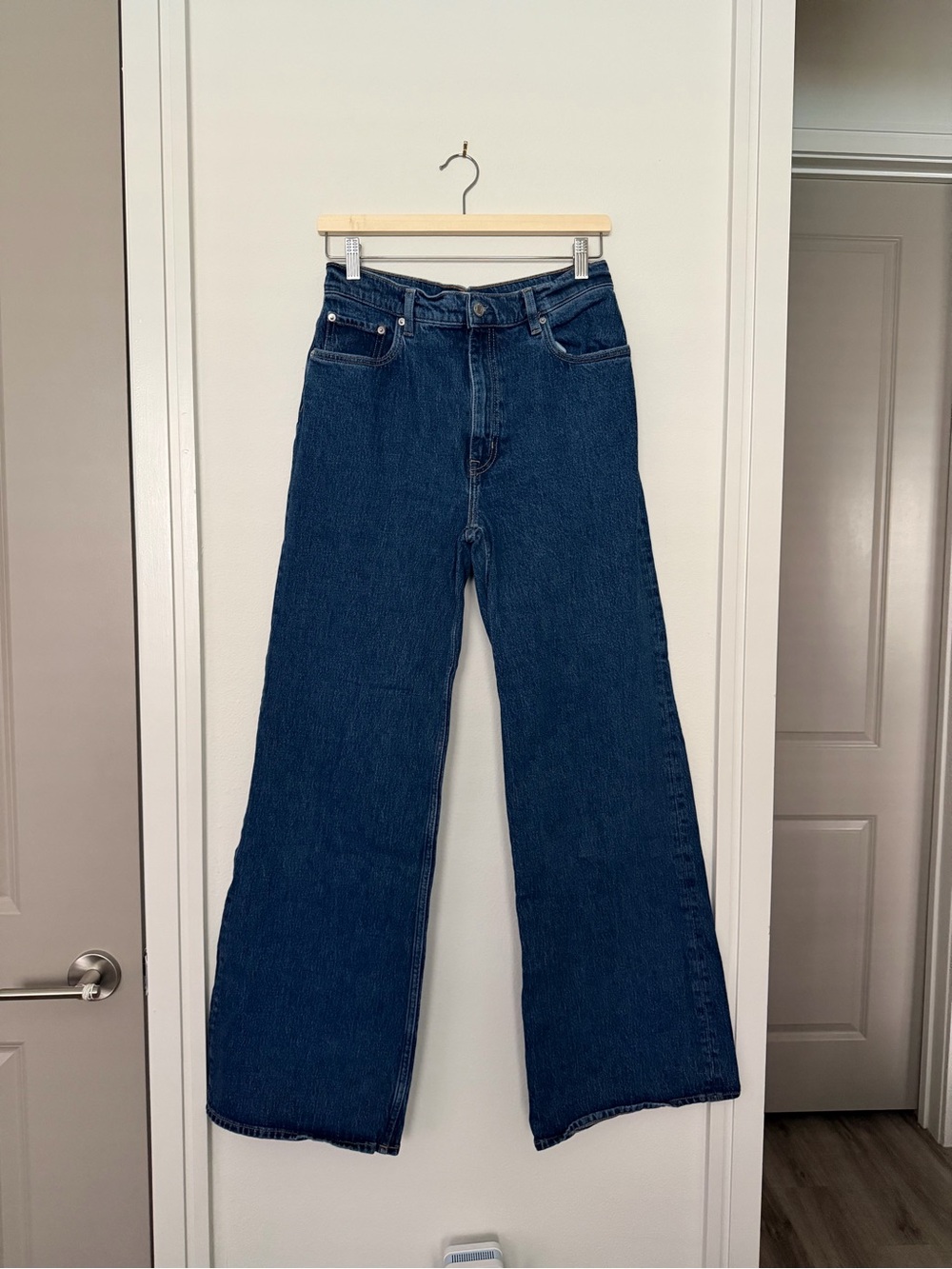 & Other Stories Treasure Cut Jeans